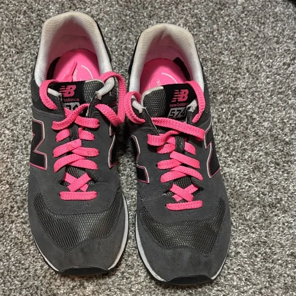 New Balance Women's Gray Sneakers with Pink Accents - Picture 6 of 7